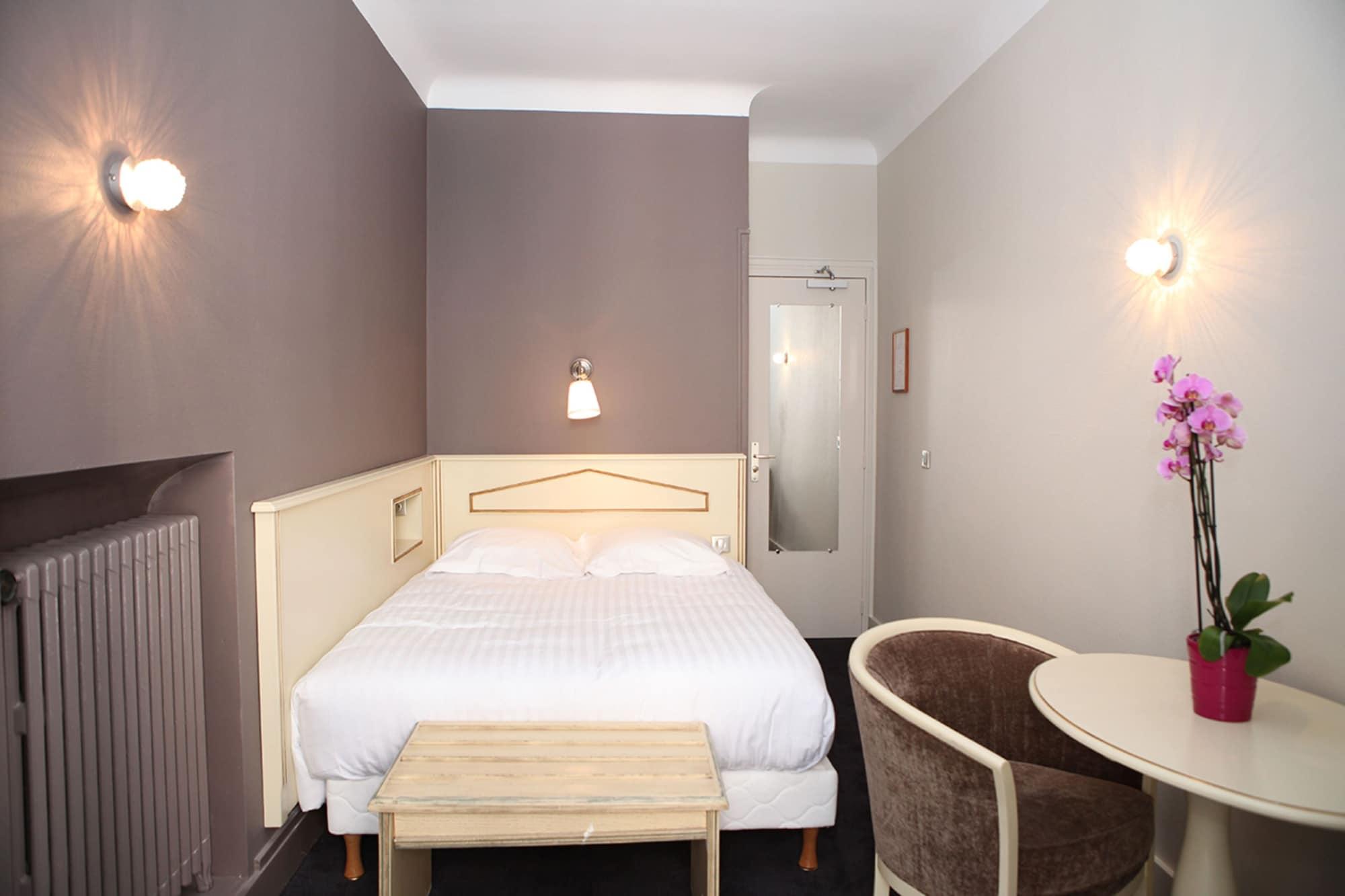 Hotel Le Roncevaux Pau Buitenkant foto