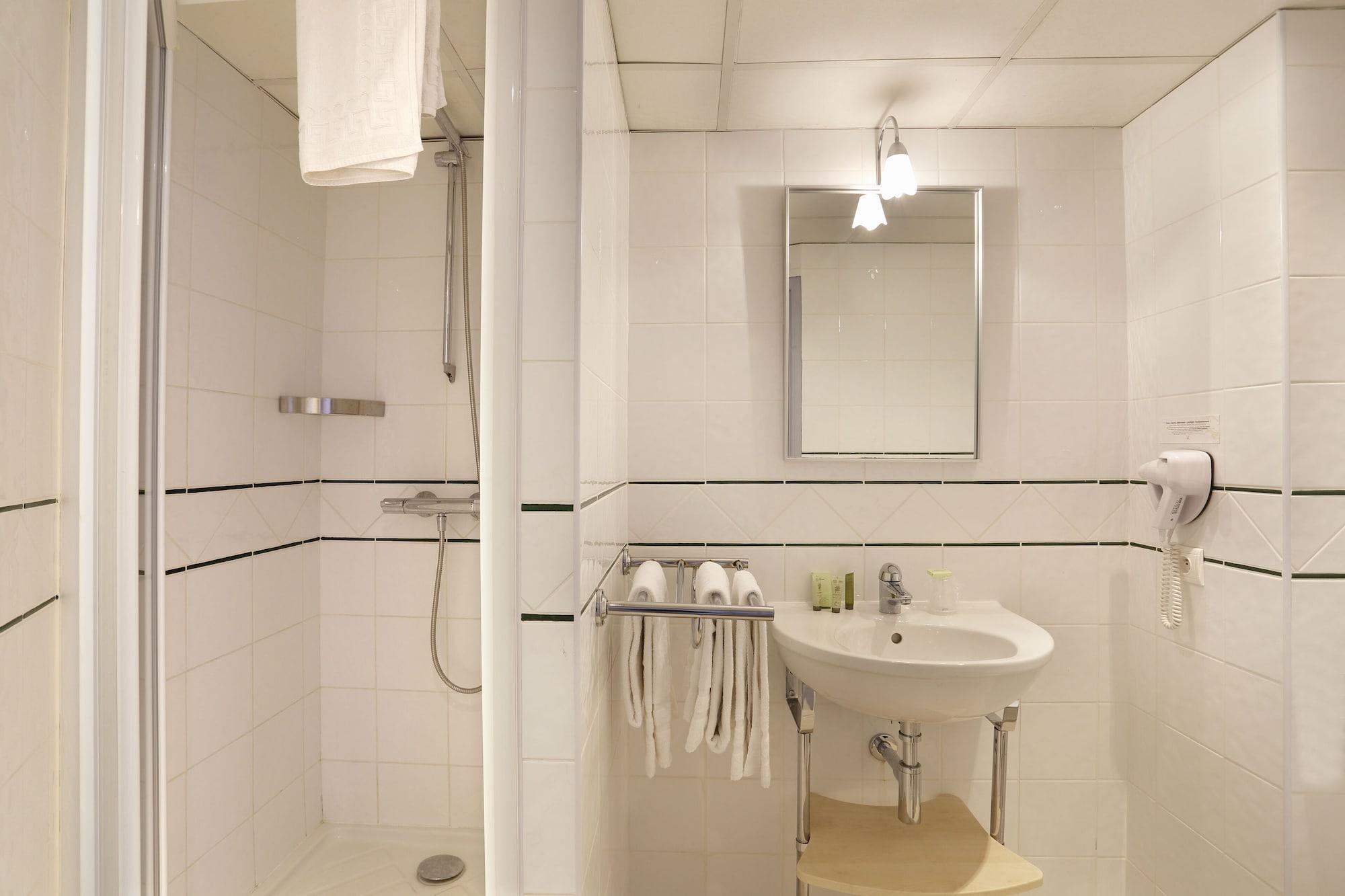 Hotel Le Roncevaux Pau Buitenkant foto