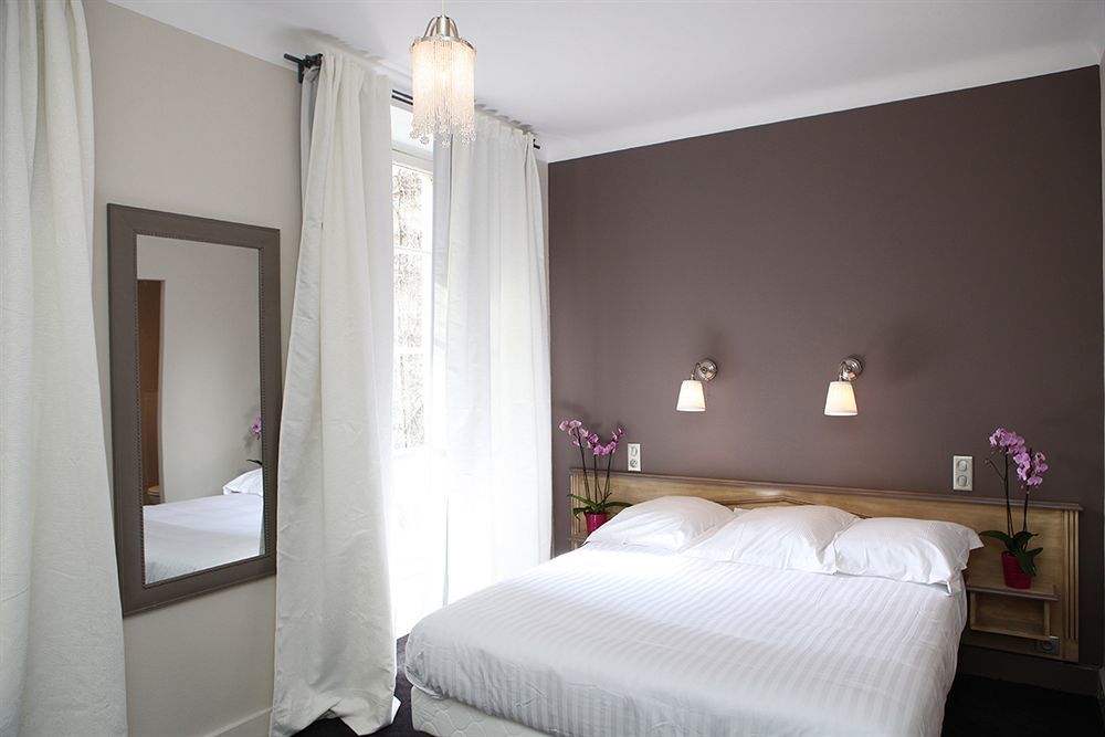Hotel Le Roncevaux Pau Buitenkant foto