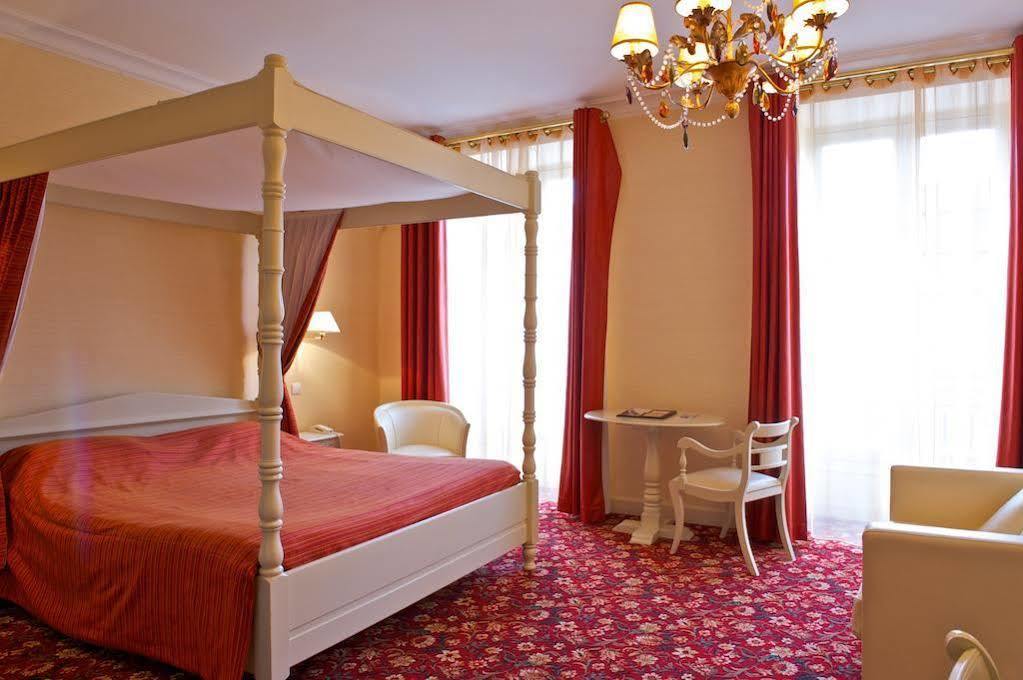 Hotel Le Roncevaux Pau Buitenkant foto